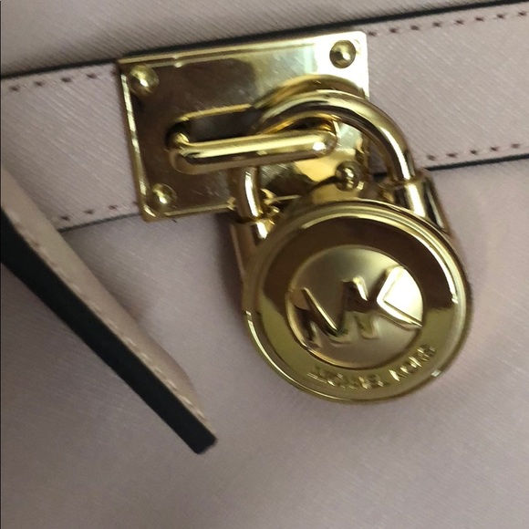 Micheals Kors purse - Picture 2 of 4